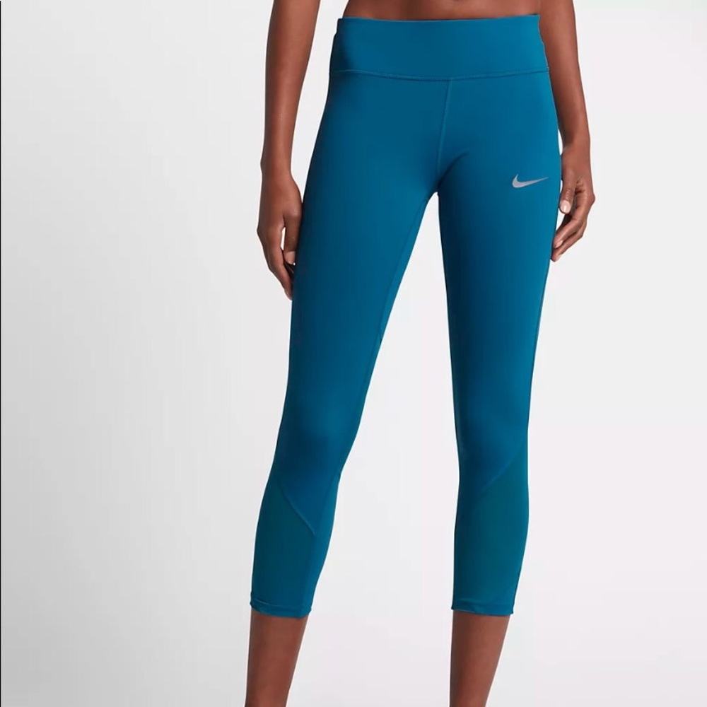 EUC Nike Epic Lux 22" Running Crops, Size Small